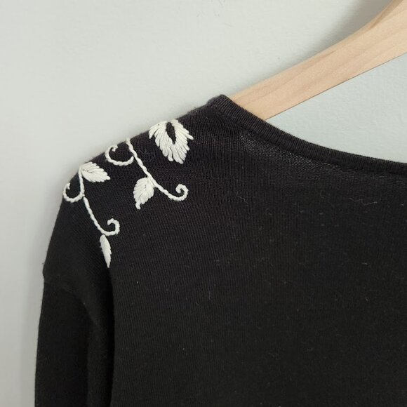 Lane Bryant Embroidered Black Sweater, Size 22/24 - Picture 7 of 10